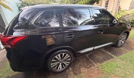 MITSUBISHI OUTLANDER 2.0 MIVEC GASOLINA HPE AUTOMÁTICO